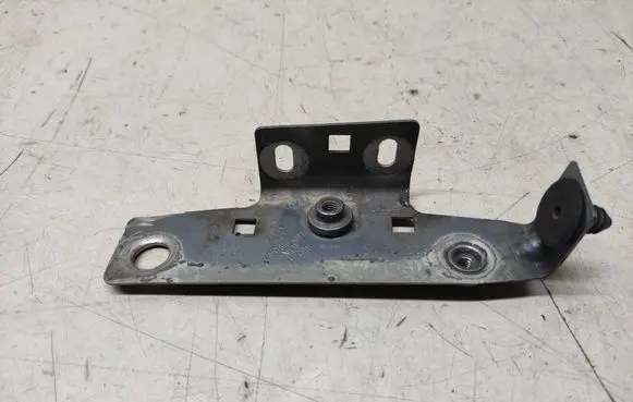 Audi A8 S8 D4 4H Fender mounting bracket 4H0810437B
