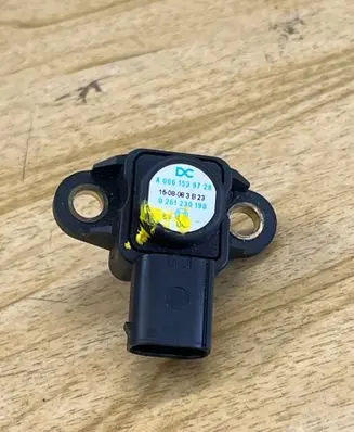 Mercedes-Benz C W204 Air pressure sensor A0061539728 1608083B23 0261230190