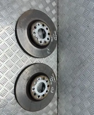 Volkswagen Touran II Front brake disc