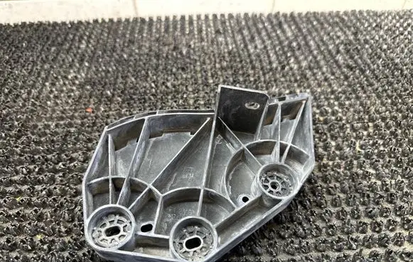 Infiniti EX Headlight/headlamp mounting bracket 