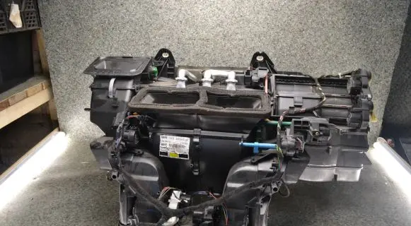 BMW 7 E65 E66 Interior heater climate box assembly 8379945 EEC38S