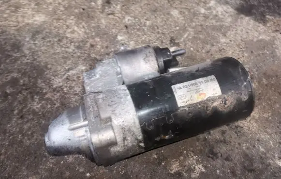 Mercedes-Benz E W212 Starter motor A6519063100