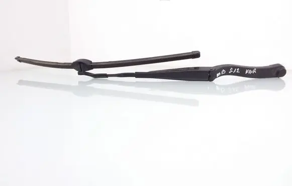 Mercedes-Benz E W212 Front wiper blade arm A2128201344