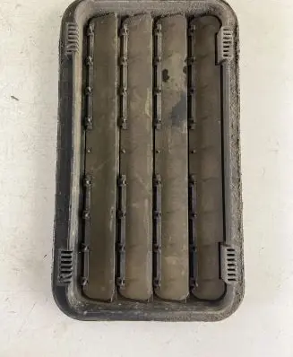 Nissan Navara D40 Quarter panel pressure vent 76804EB000