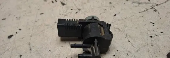 Audi A6 S6 C4 4A Turbo solenoid valve 1J0906283C 2620D