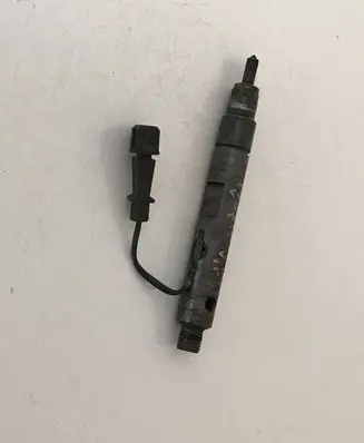 Renault Scenic I Fuel injector 2FHKBEL58P146 KBEL58P146