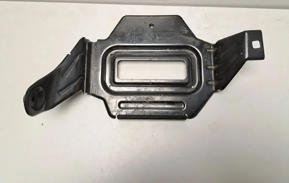 BMW X7 G07 Battery bracket 6827076