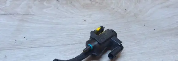 BMW 3 F30 F35 F31 Turbo solenoid valve 70478502