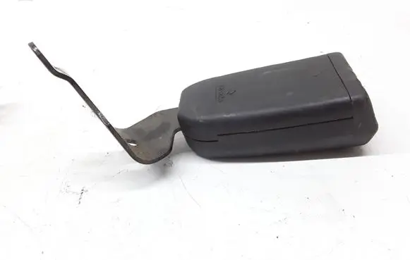 Subaru Legacy Middle seatbelt buckle (rear) 