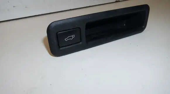 Lexus RX 450H Tailgate/boot open switch button 6929148030