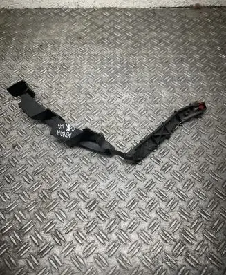 Opel Astra H Front bumper mounting bracket