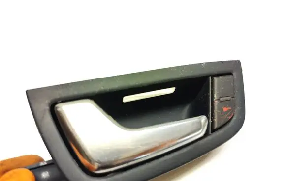 Audi A8 S8 D3 4E Front door interior handle 4E0837019