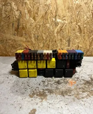 Mercedes-Benz S W220 Fuse module A0205451732 05045110