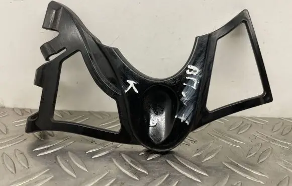 BMW 7 E65 E66 Fender mounting bracket 7142323