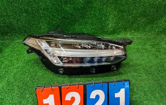 Volvo XC90 Headlight/headlamp 31655808 2009072747