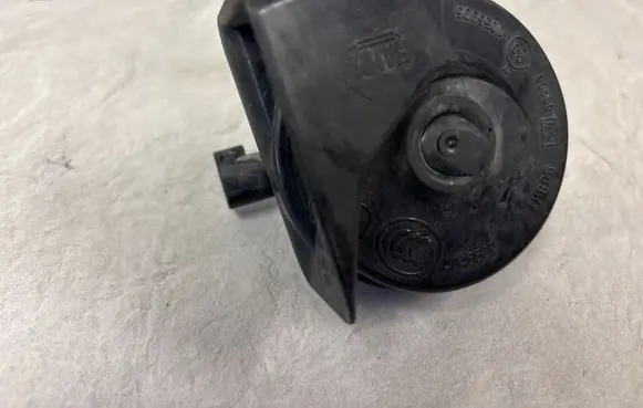 Volvo V70 Horn signal 0055306