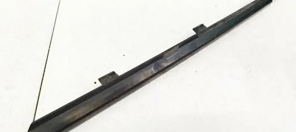 Suzuki Swift I Windshield trim 7716063J0