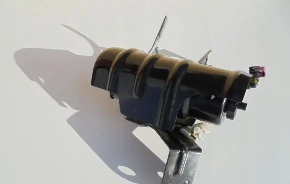 Mazda CX-3 Fuel filter housing 