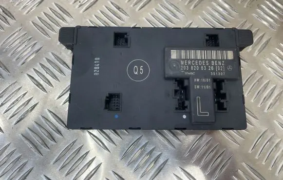 Mercedes-Benz C W203 Door control unit/module 2038206326