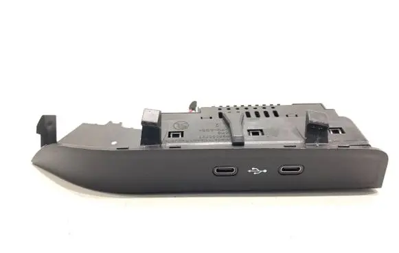 Skoda Kamiq USB socket connector 655035727