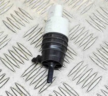 BMW 2 F22 F23 Windscreen/windshield washer pump 7298309
