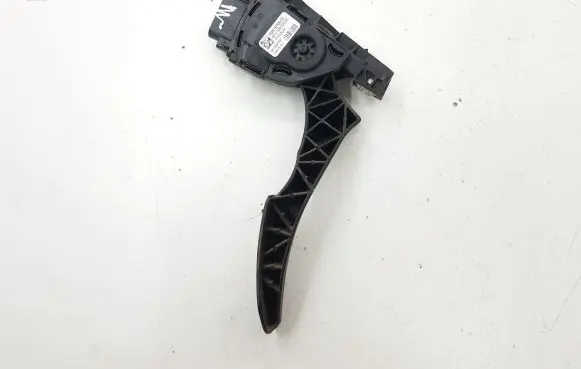 Volvo V70 Accelerator throttle pedal 6G929F836DD