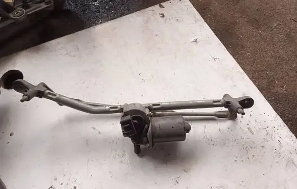 Fiat Punto (188) Front wiper linkage 