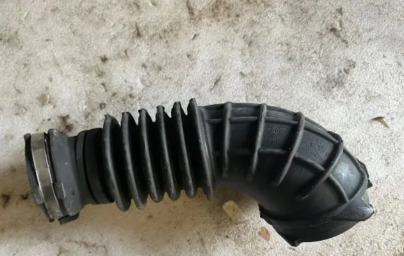 Audi Q5 SQ5 Air intake hose/pipe 06H129629 06H129629C