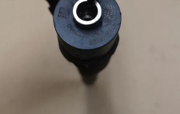 Opel Astra H Fuel injector 0445110243