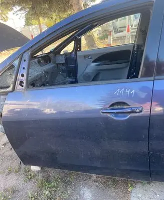 Mitsubishi Grandis Front door