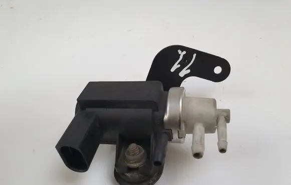 Audi A4 S4 B6 8E 8H Turbo solenoid valve 1J0906627B 72290345