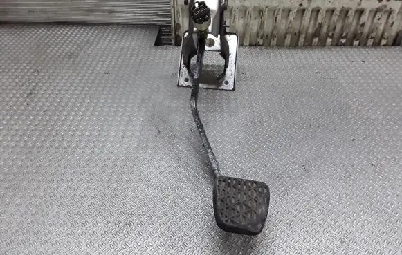 SsangYong Kyron Brake pedal 