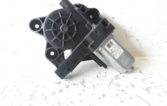 Volvo V70 Front door window regulator motor 970713 1174077