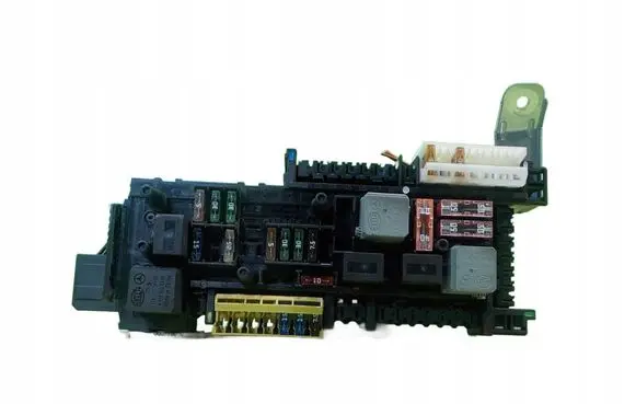Mercedes-Benz C W204 Fuse box set 209060805 CL14