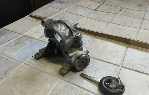 Mitsubishi Colt Ignition lock 4408A040