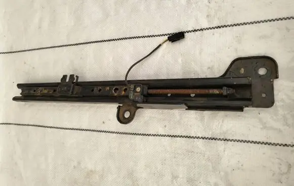 Tesla Model X Rear seat guide rail 107711000A