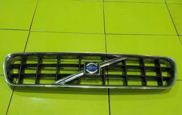 Volvo C70 Front bumper upper radiator grill 10AB46 7340C10482B84D41B8
