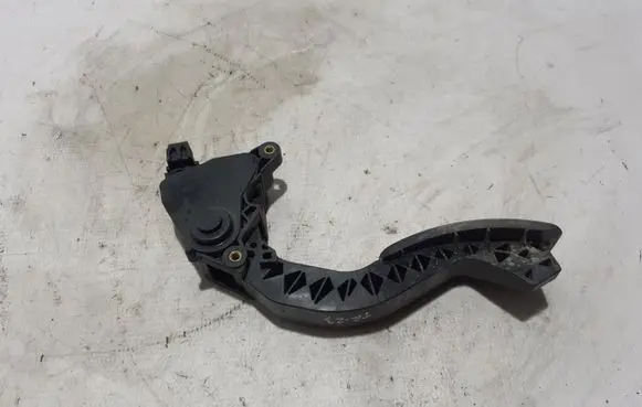 Renault Trafic III (X82) Accelerator throttle pedal 180026451R