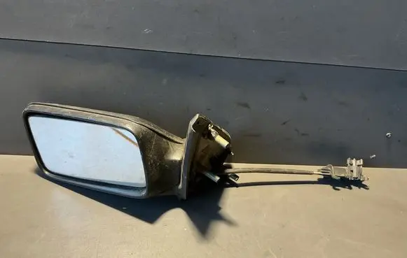 Volkswagen Golf III Front door electric wing mirror E10217384