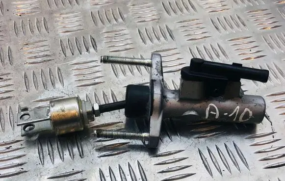 Clutch slave cylinder