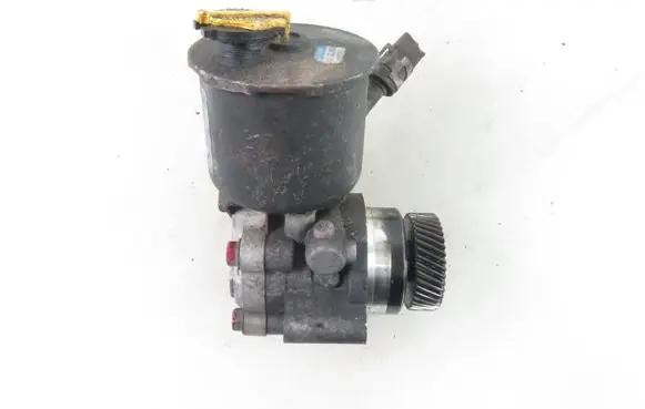 Mazda Premacy Power steering pump CB873265X