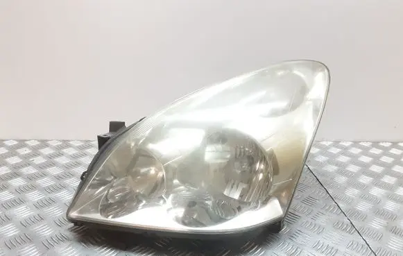 Toyota Corolla Verso AR10 Headlight/headlamp