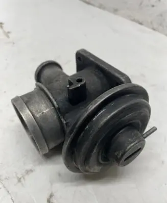 BMW 5 E34 EGR valve 72813800