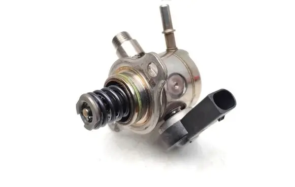 Volkswagen T-Roc Fuel injection high pressure pump 05E127027L