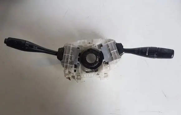 Mitsubishi Pajero Wiper turn signal indicator stalk/switch