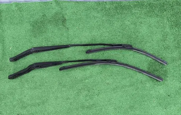 Audi Q5 SQ5 Front wiper blade arm 80B955407 80B955408