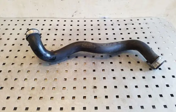 Mercedes-Benz E W212 Engine coolant pipe/hose A2045013182