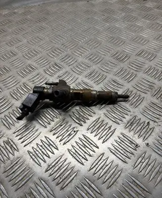 Volvo V40 Fuel injector 9802448680