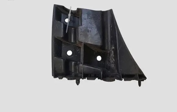 Volvo V40 Front bumper mounting bracket 31425111