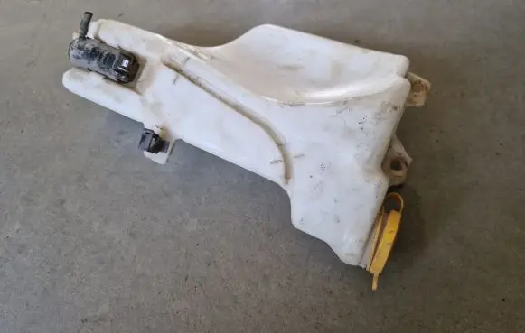 Ford Ranger Windshield washer fluid reservoir/tank
